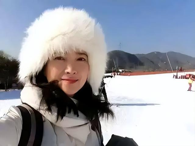 何晴临终状态曝光！昏迷几天后用尽全力拉住儿子的手，母爱太催泪