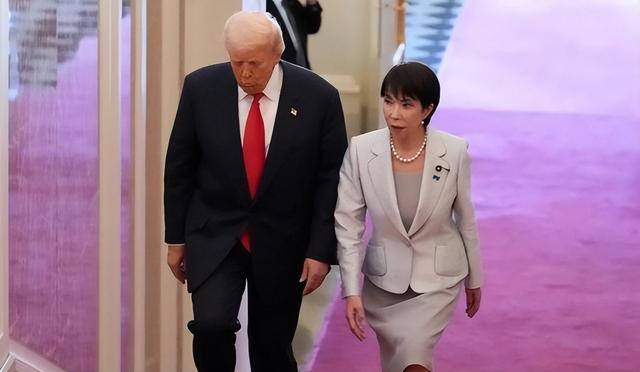 首个武力支持高市的国家出现	，军舰穿航台海后，新日防长举行会谈