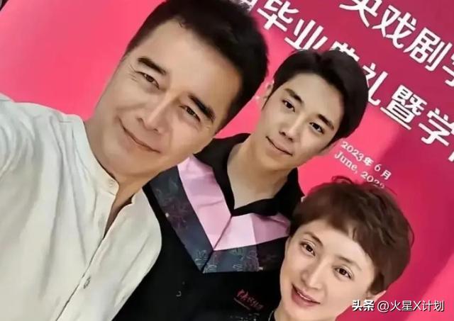 何晴住院照曝光，瘦了也浮肿了，与过往判若两人，好友曝去世细节