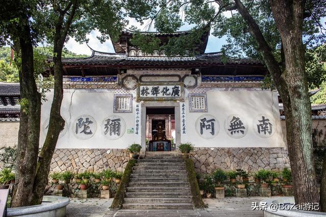 福安狮峰寺，藏在闽东北群峰间的宋韵明构，一殿彩绘惊艳五百年