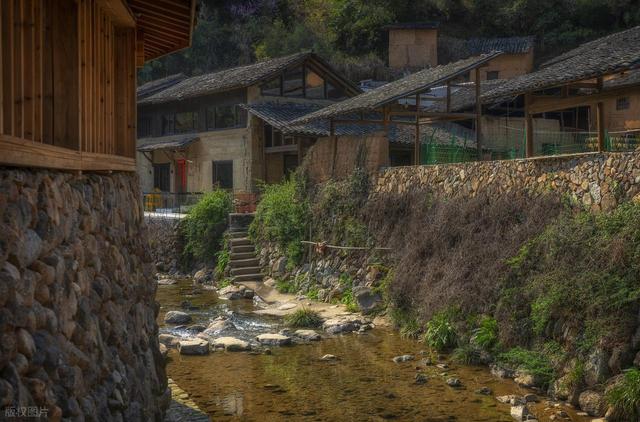 7个人少清净的古村镇，秋冬季节适合来，赏秋或躺平，日子很安逸
