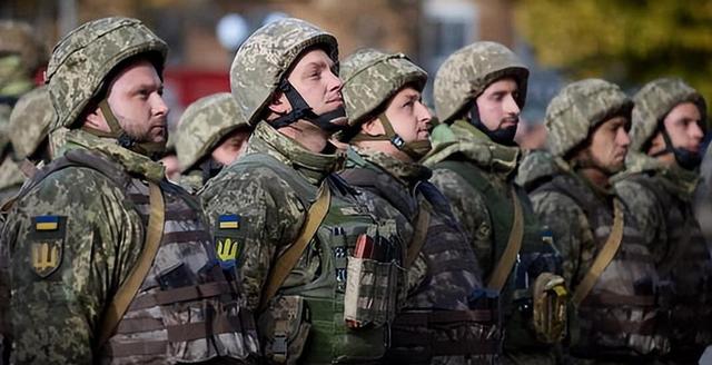 台军又当冤大头！19万买的无人机竟是玩具，掏空民众钱包肥了谁？