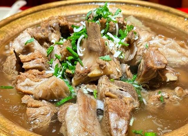 炖羊肉时，4种调料缺一不可，羊肉出锅鲜香不膻，越嚼越香