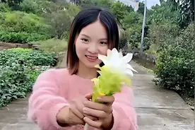 老挝少女未婚先孕，嫁大12岁四川农民，如今当网红成为人生赢家图片