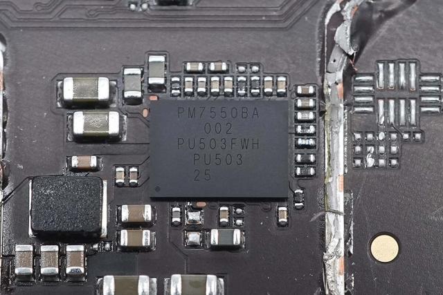 高达1999元售价是怎样的用料做过水准？中兴U60 Pro 5G随身WiFi拆解