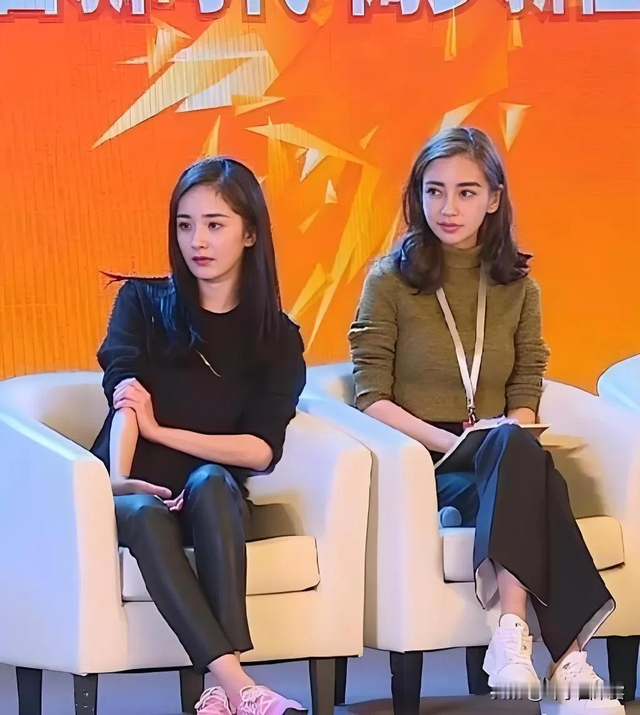 杨幂baby旧照曝光！万万没想到，女明星私下里陪大佬吃饭都是素颜