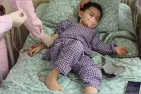 年仅4岁半！湖南双胞胎女儿携手救妈妈图片