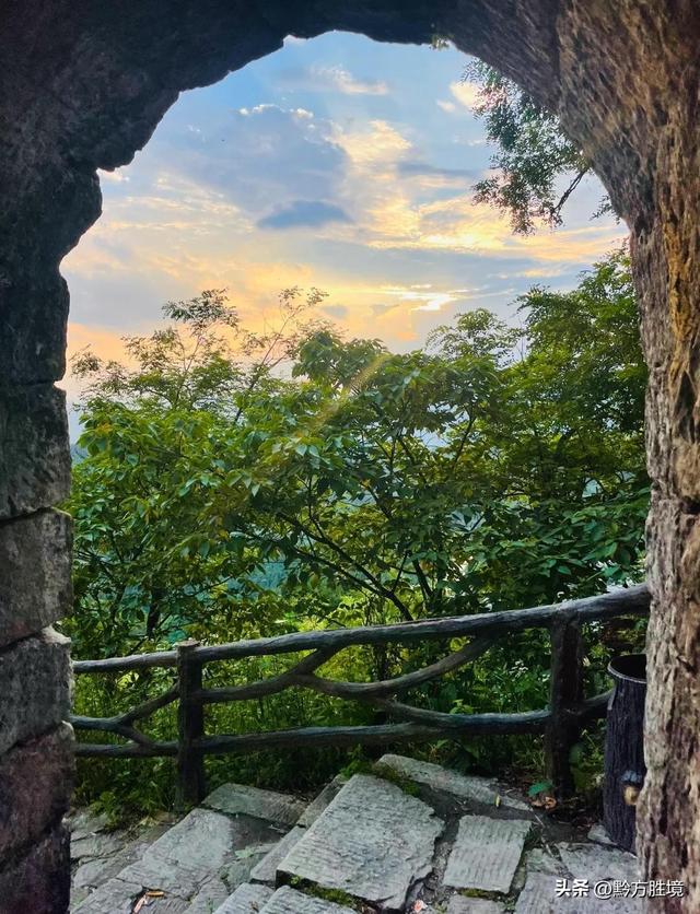 贵州凯里有一座名山：山势险要，自古为兵家必争之地