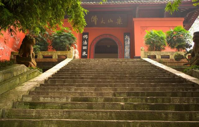 这才是重庆最好逛的寺庙,气势恢宏,环境清幽,免费开放