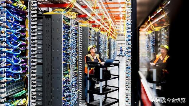 AWS新画“超级大饼	”？不硬刚英伟达，却要赚翻AI！这大饼真香！