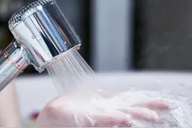 “人洗三澡，命比纸薄”？哪“三澡”不能洗？告诉你答案图片