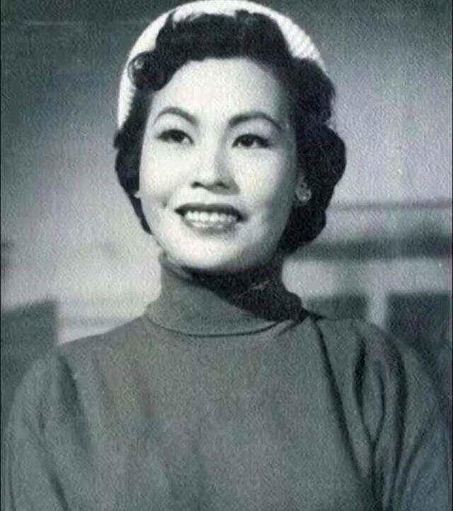 整容成瘾，甘做小三连生六胎，如今94岁住15平米公屋子女不管不顾