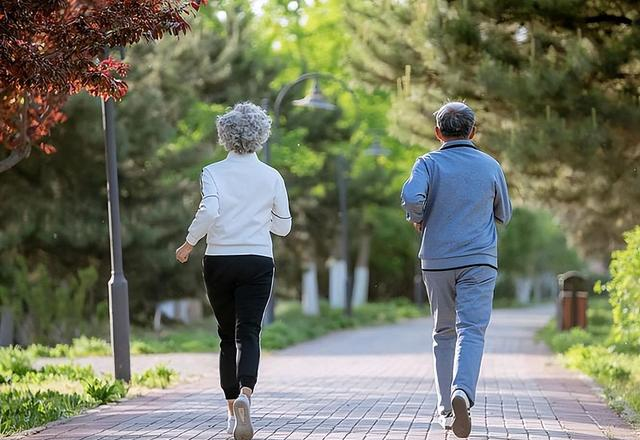 年龄越大越要少锻炼？医生强调：尤其这3种运动，做多了是在减寿