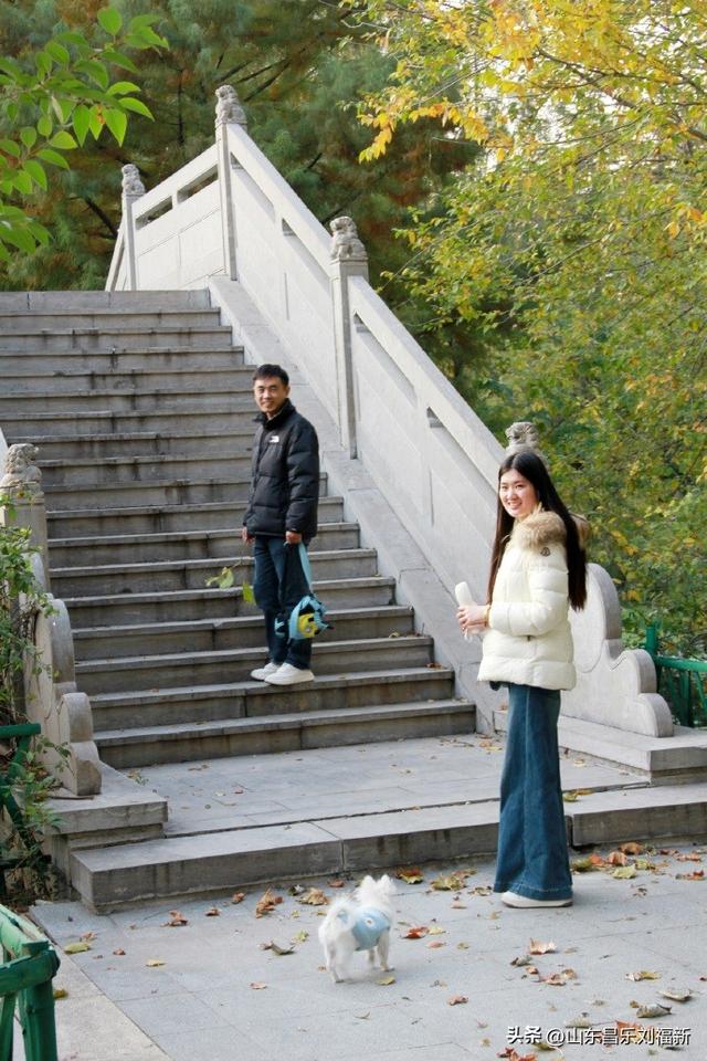 我在昌乐西湖公园拍到的游客