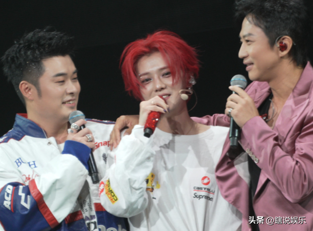 分手传闻仅7月，关晓彤高调官宣喜讯，全网恭喜，终于等到这一天