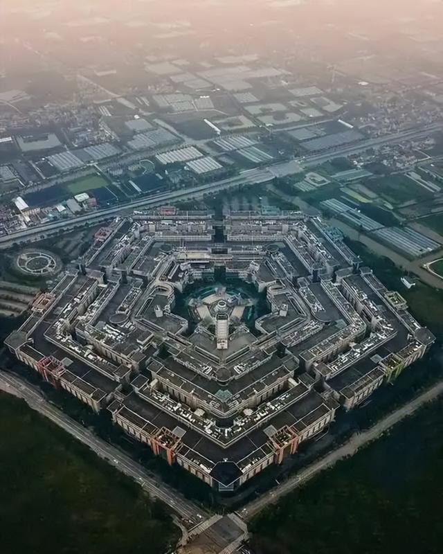 特朗普沉默了，中国军方赴美，事先没半点消息，美司令部下调等级