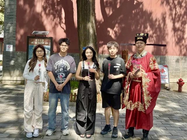 济南古刹与现代商圈能碰撞出什么样的火花？多重优惠能你来享！