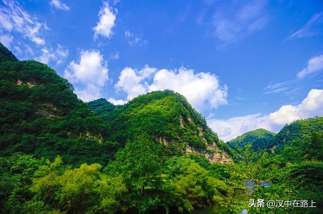 别把自己烤化了,赶紧去汉中黎坪享受22℃的清凉空调!