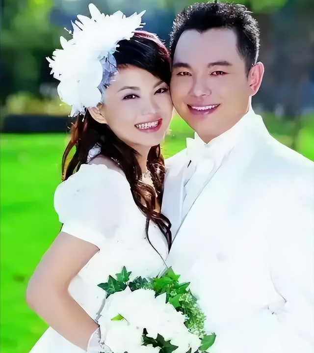 这回真洗不白了！ 高调炫富的李湘再传"噩耗"	，被扒的"底裤"都不剩