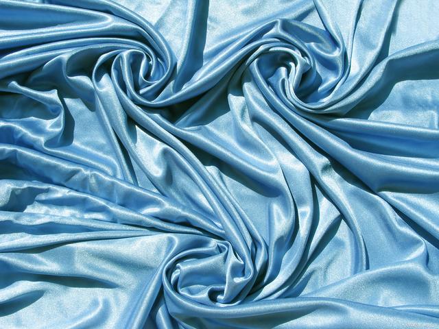 从"的确良"神话到网络污名化，聚酯纤维怎么"塌房"了