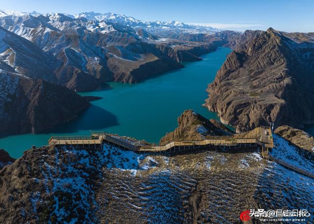 雪落肯斯瓦特！玛纳斯这片“水墨秘境”美到窒息