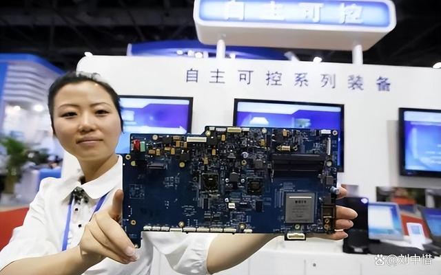 中国AI芯片产量提高三倍，黄仁勋喊话白宫：不想被排除出中国市场