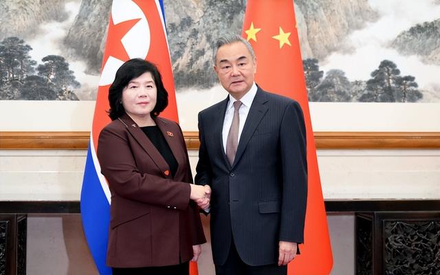 金正恩下达特殊指令，朝鲜高层落地北京，当面对王毅道出肺腑之言
