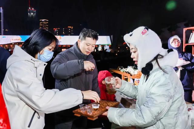 以星河为幕 以茶韵为章 蒙顶山茶文旅华章奏响跨年夜
