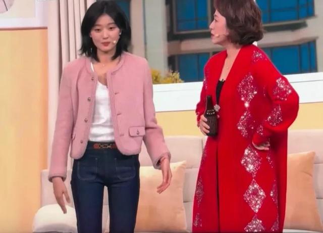 不到1天，央视2次发文宣布春晚新举措，网友：这次终于要听劝了