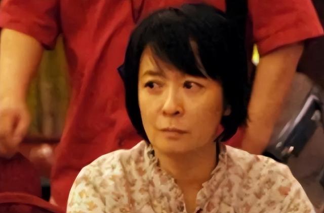身价过百亿，坐拥北京一条街，出门私人飞机，京圈富婆都有谁?
