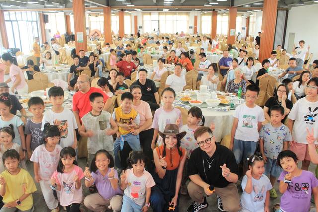 50万人涌向蘇村沙滩，34万人打卡牛肉！高明飘起满城“烟火气”