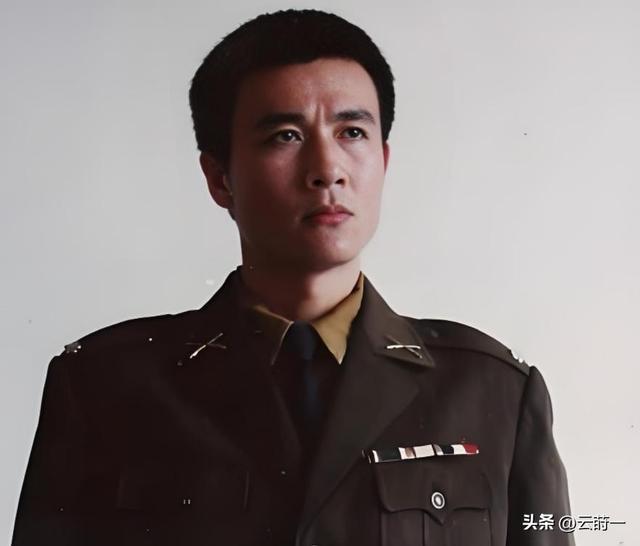 原来他早已去世，15岁演戏44岁走红，47岁患癌离世	，哥哥是熟面孔