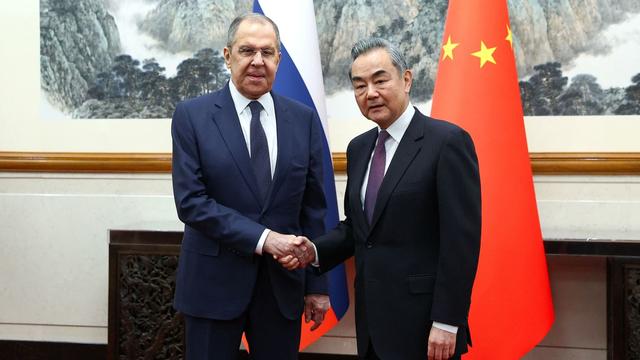 俄乌大决战将至，特朗普发火，美军高层建议：为中国，舍弃乌克兰