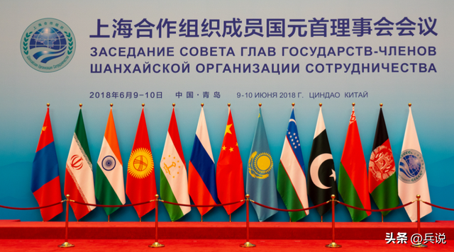 美方一点余地不留，莫迪终于翻脸，不仅供出美国，还主动宣布访华
