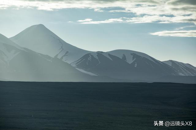 可可西里自然保护区绵延的雪山