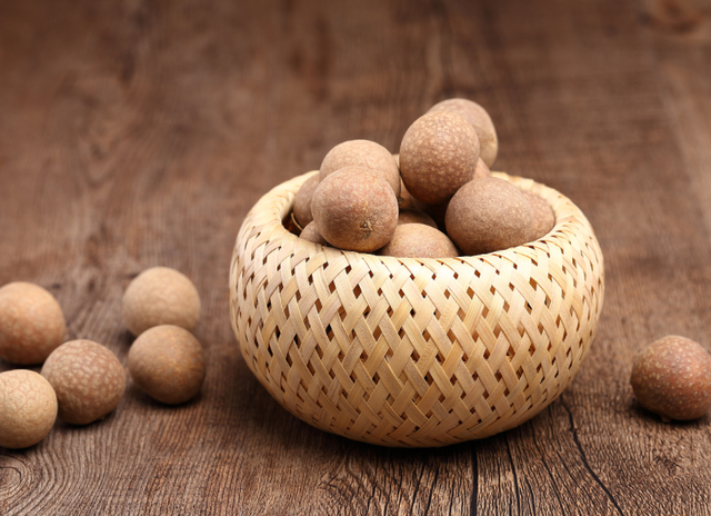 比红枣补血，黄芪补气！秋冬每天吃几颗，助眠补气血，养出好气色