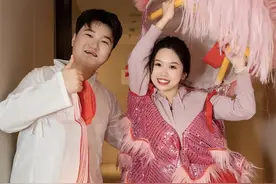 95后新人“整顿”婚礼：花2.25万元在海底捞办140人婚宴，亲友都很开心图片