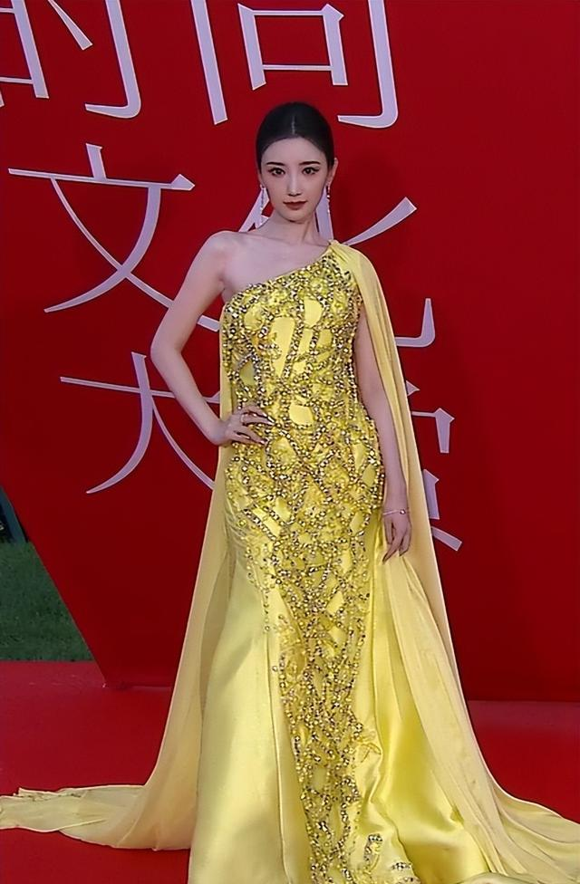 北京这晚：刘涛面相变了，倪妮风情万种，高叶堪称熟女界的天花板