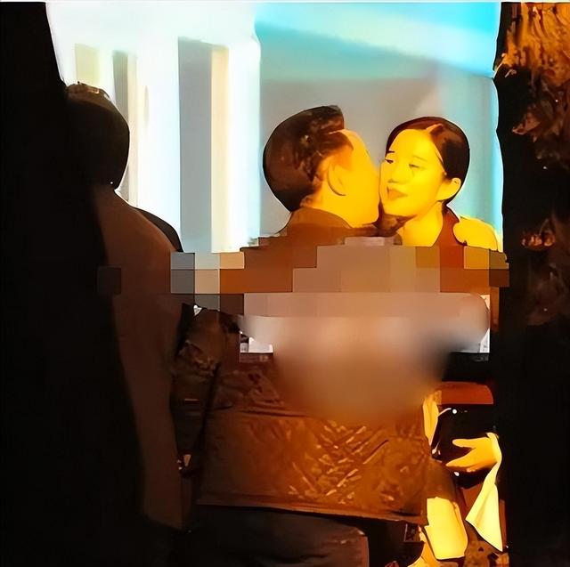 陪玩陪睡根本不够！认干爹、舔手指，娱乐圈的阴暗面彻底藏不住了