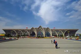 宁夏银川开往浙江杭州的快速列车，途经太原、南京，全程2402公里图片