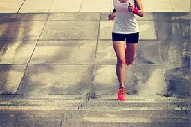 晨读 | 我们的腿图片