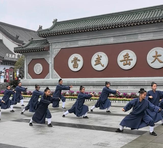 武当山：“五统一”护航黄金周 让游客乘兴而来满意而归