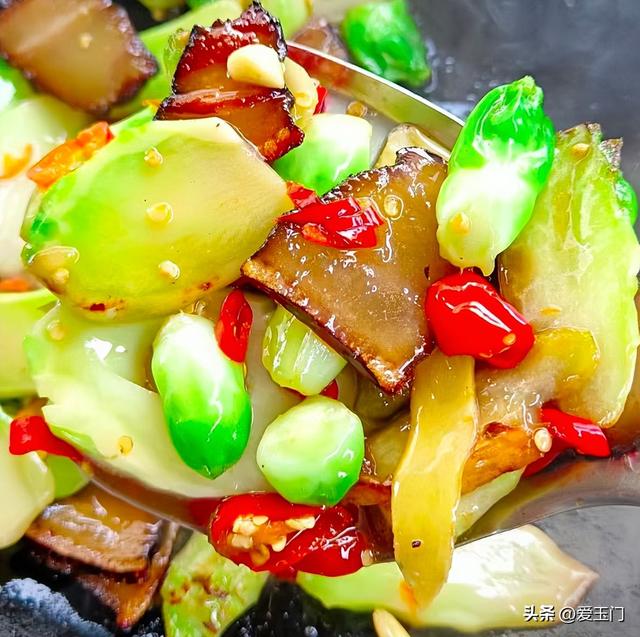 冬天，这菜使劲吃！一润肠、二提神醒脑	、三强免疫	，不懂吃可惜了