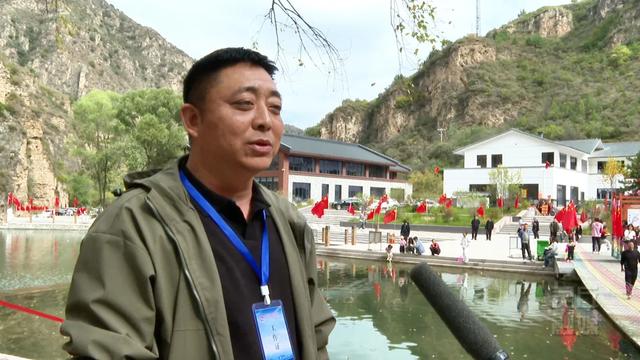 国庆假期第三天 车河社区与桃花山风景区人气持续攀升