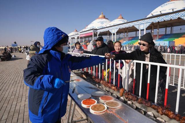 策马踏雪欢歌起！达茂旗冬季那达慕“热力值”超标