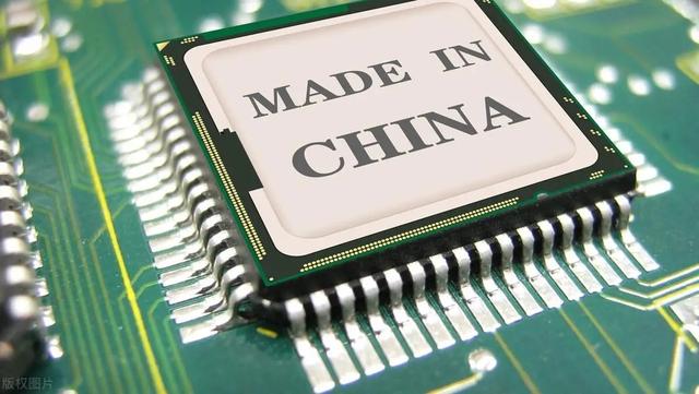 中国光刻机再突破！哈工大发力，欧美专家傻眼，比预期快至少5年