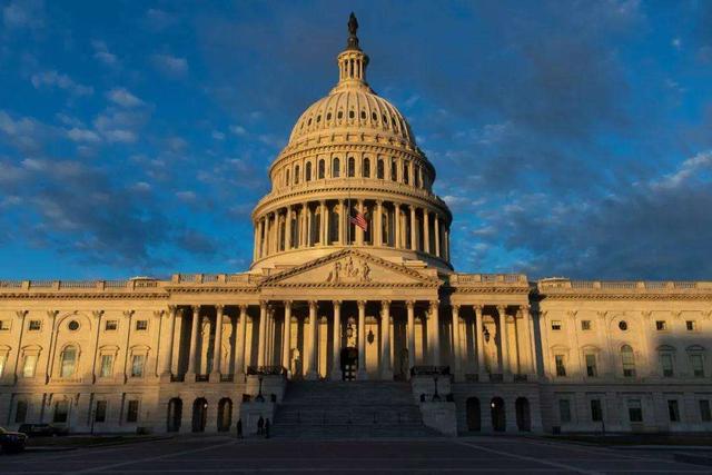 141艘航母卖遍全球！二战美国GDP暴涨147%，靠战争赚得盆满钵满？