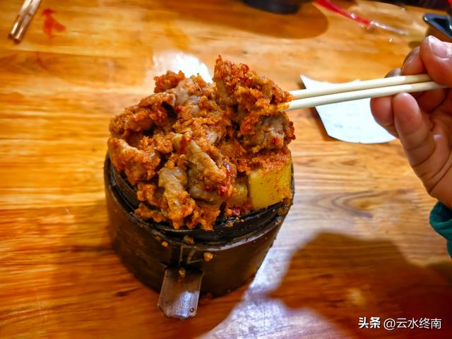 陕鄂交界的这宝藏小城，真是陶渊明的桃花源，在老街逛吃停不下来