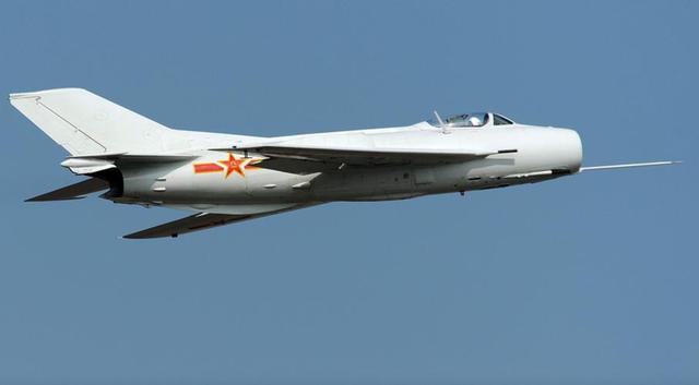 攻不了也守不住？中国空军在西藏上空，被印度空军足足欺负了40年