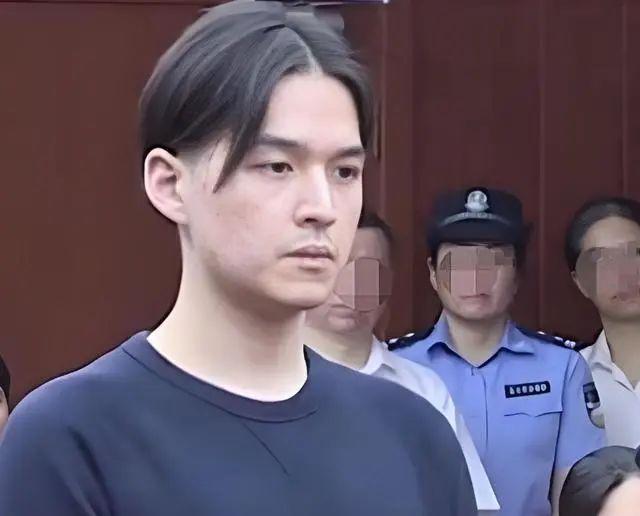 婚内出轨杀妻藏尸，他与尸同住一百多天，透支妻子的钱与女人开房